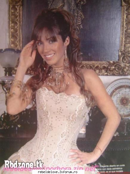anahi - are nijste ochii superbi..adorabili:X:X: si ea e - Anahi